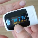 saturatiemeter op vinger